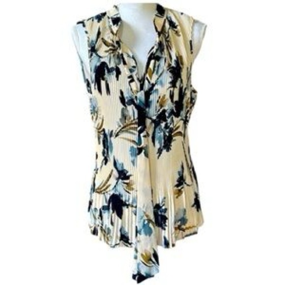 NWT- DKNY
Women's Pleated Floral-Print Sleeveless Blouse with a Tie Neck. - Picture 1 of 13